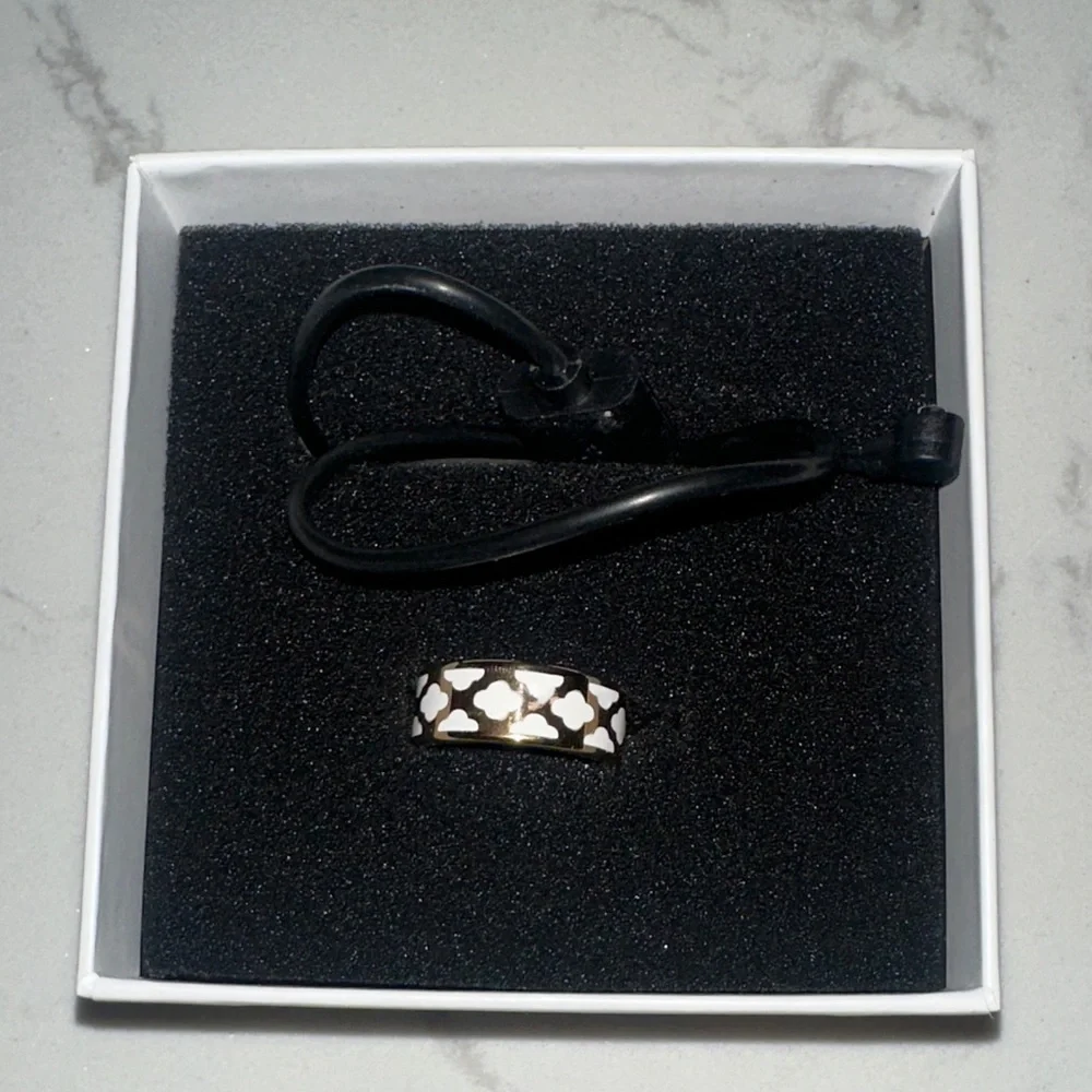 Elegant Smart Ring - Gold With Design size 6